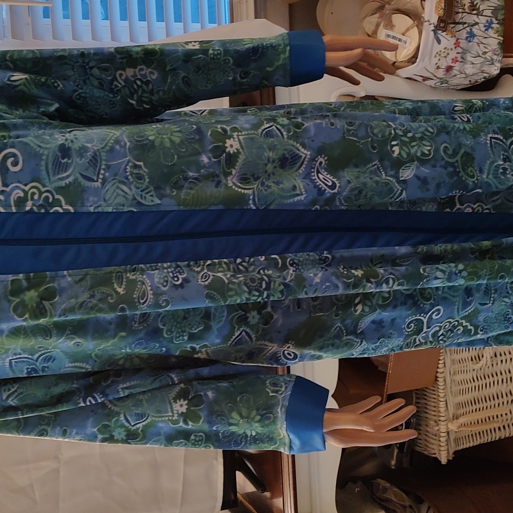 Ladies bathrobe, 💯 polyester - Picture 4 of 7